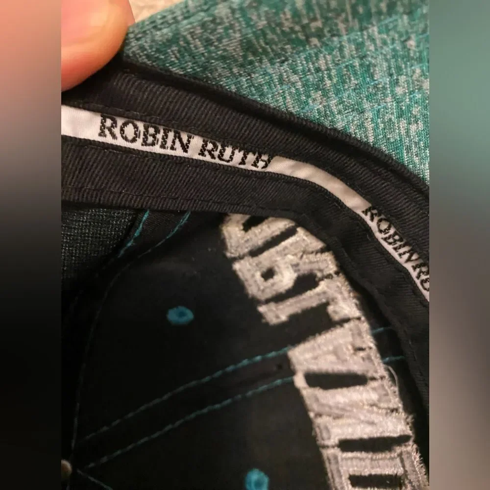 Robin Ruth Hats - Picture 4 of 5